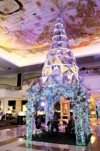 A modern-style Christmas tree with glass motif.