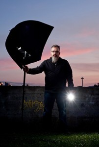 A PRO’S RECOMMENDATION. A renowned editorial and commercial photographer, Zack Arias recently released a video in which he differentiated the crop sensor versus other sensor sizes. Despite the common practice of using full frame to supposedly ensure high quality, he made the surprising choice of going for a smaller sensor. (ZACKARIAS.COM FOTO) 