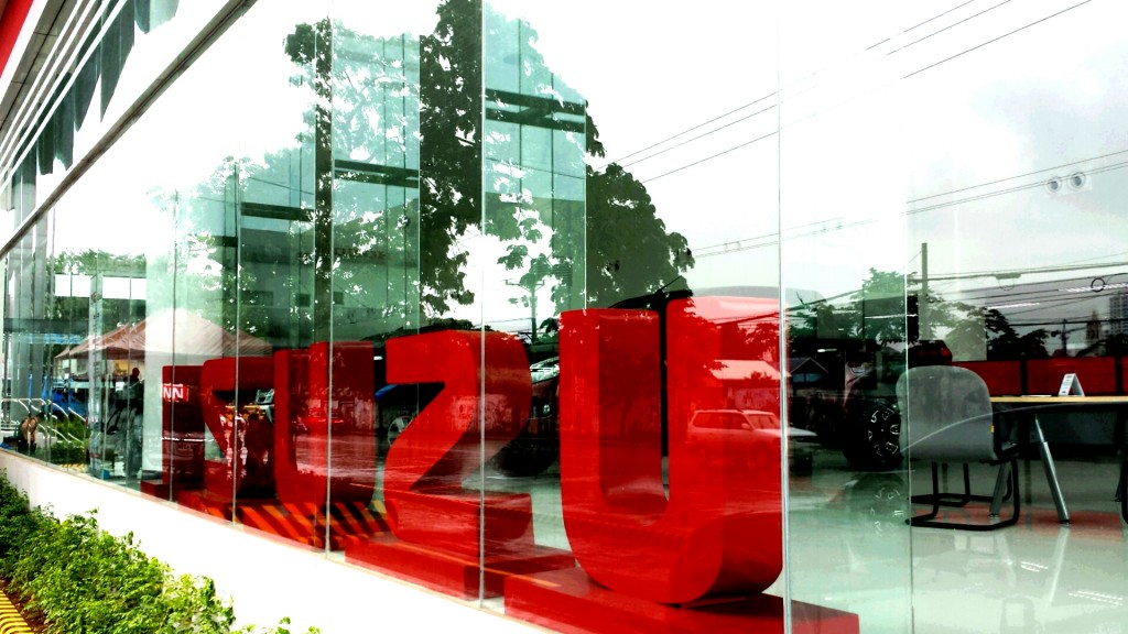 STRONG PRESENCE. With the opening of the new Isuzu showrom, the company aims to further increase its presence in the growing Cebu City market. (Weekend Photo/N.S. Villaflor)